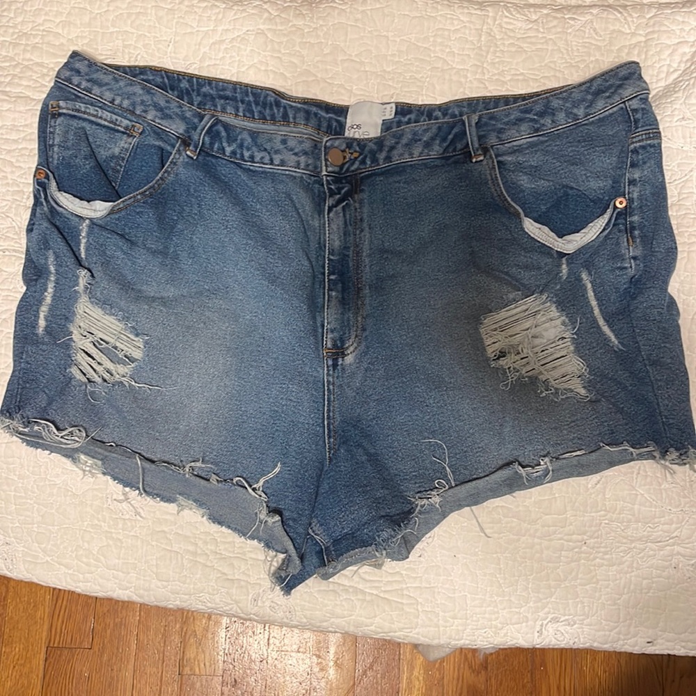 ASOS Distressed Cutoffs Size 22